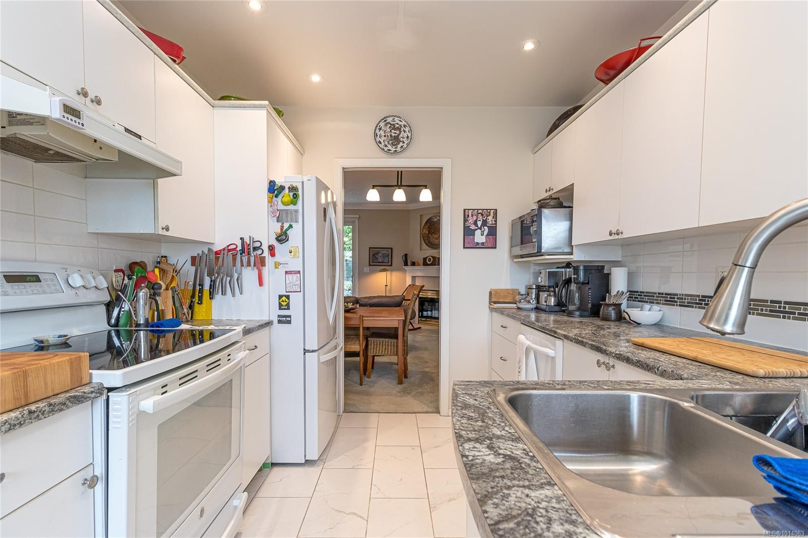 16-2115 Amelia Ave, Sidney, BC