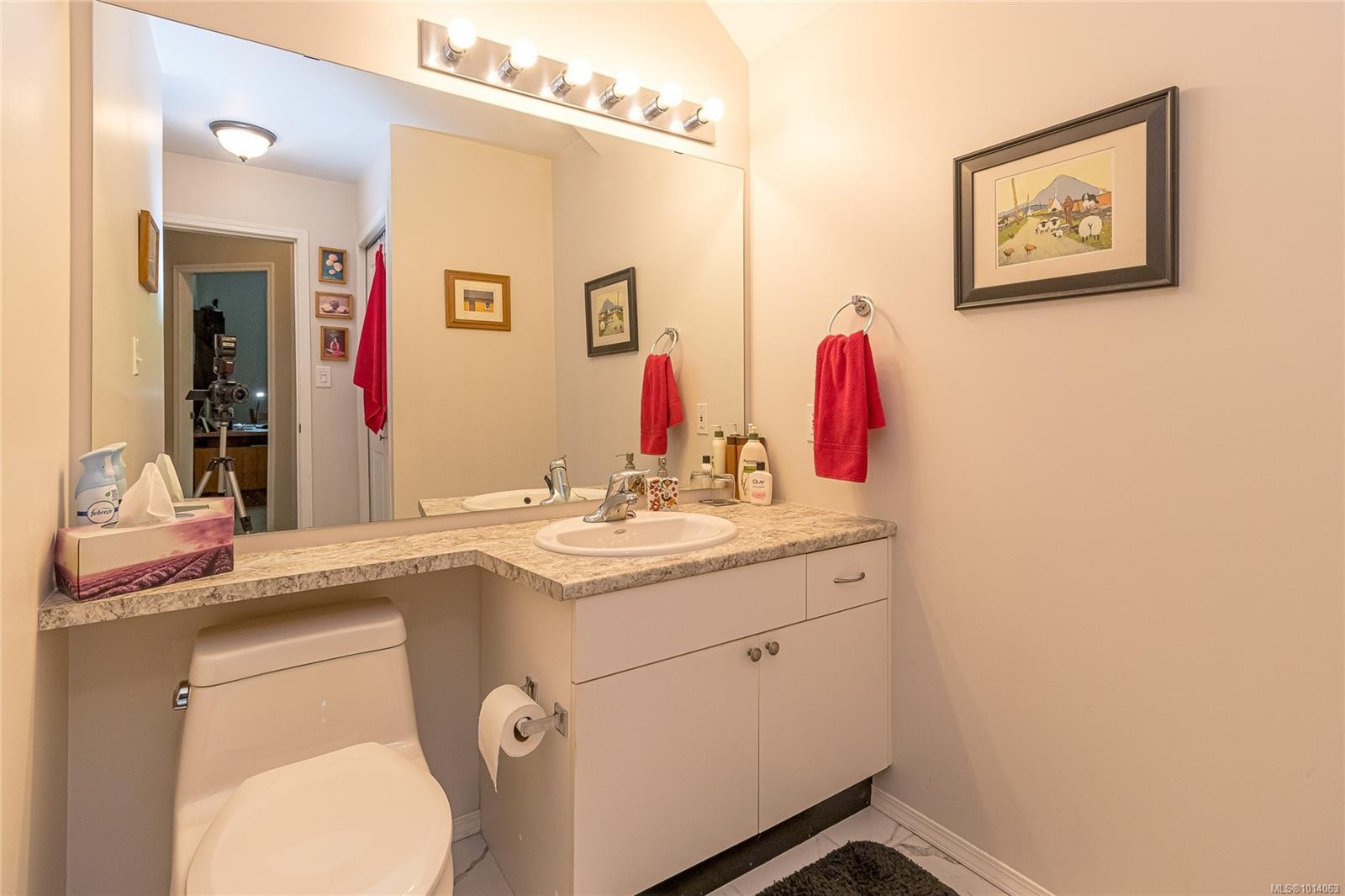 16-2115 Amelia Ave, Sidney, BC