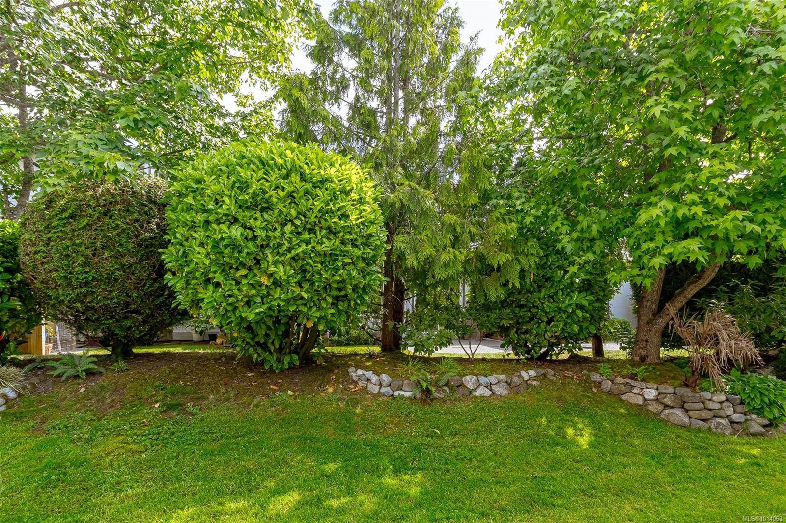 16-2115 Amelia Ave, Sidney, BC