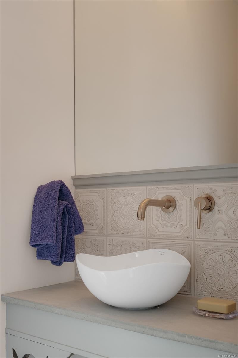 735 Arden Rd, Metchosin, BC