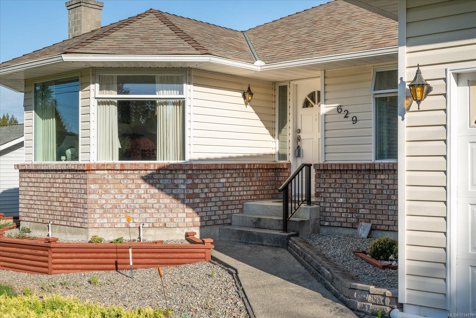 629 Dogwood Rd, Qualicum Beach, BC