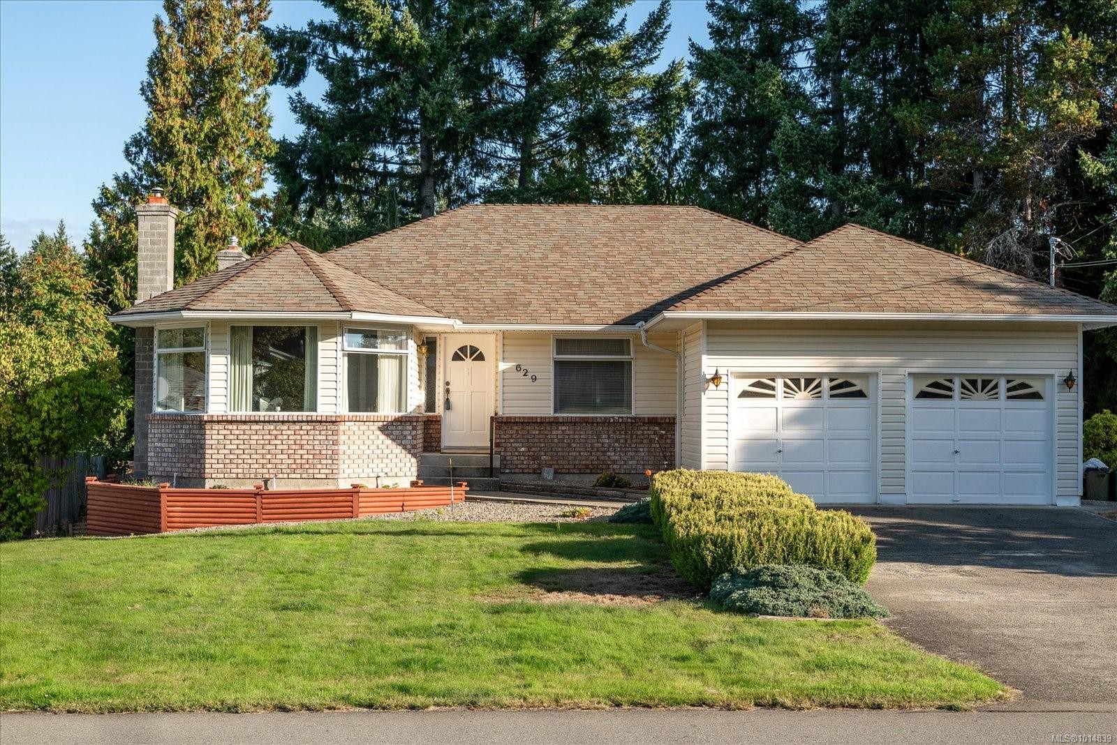 629 Dogwood Rd, Qualicum Beach, BC