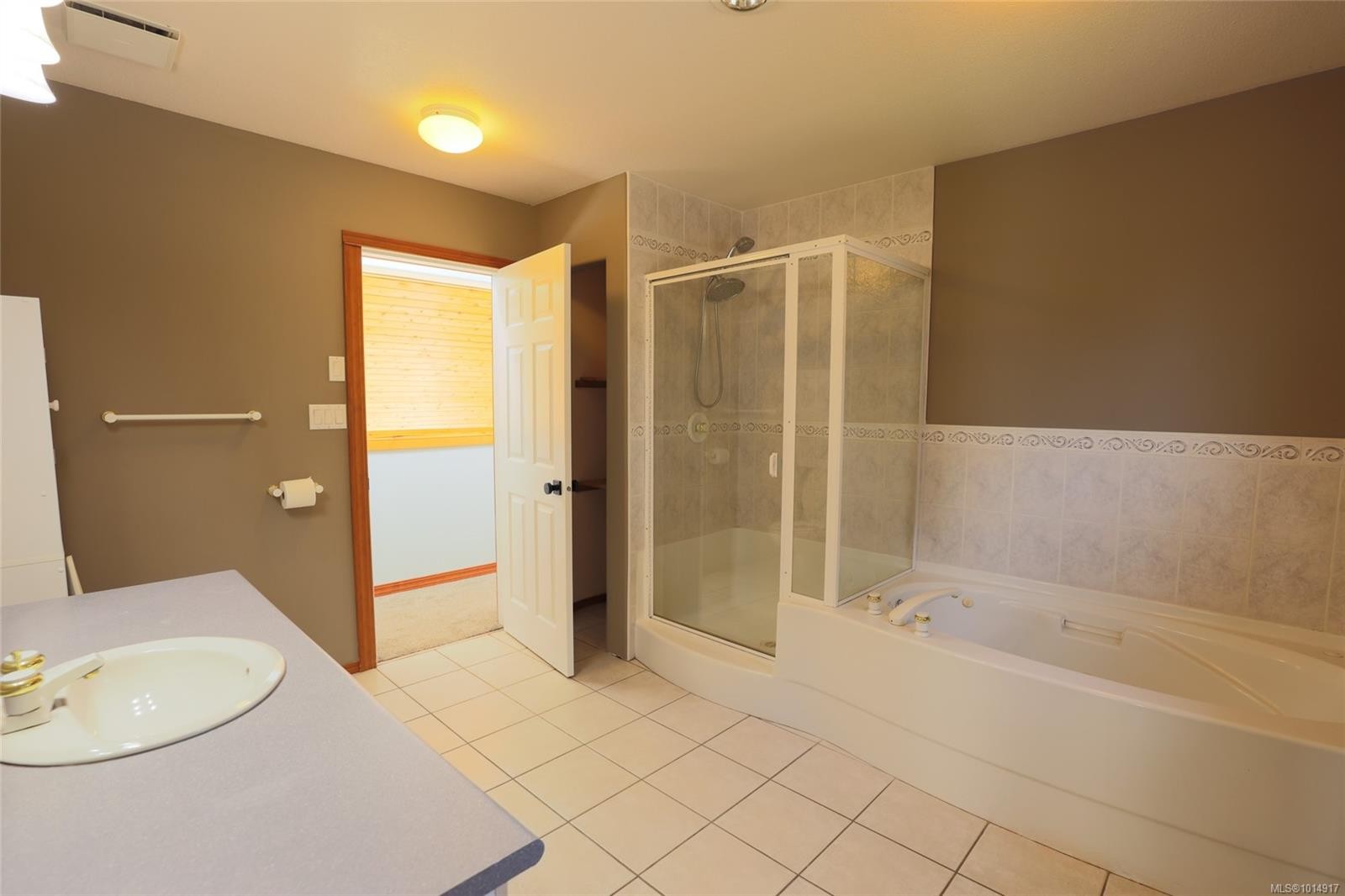 8730 Seaview Dr, Port Hardy, BC