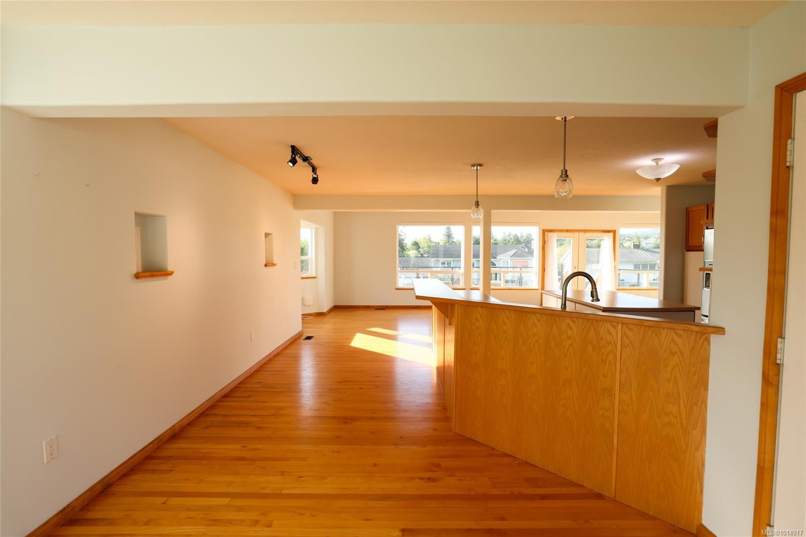 8730 Seaview Dr, Port Hardy, BC