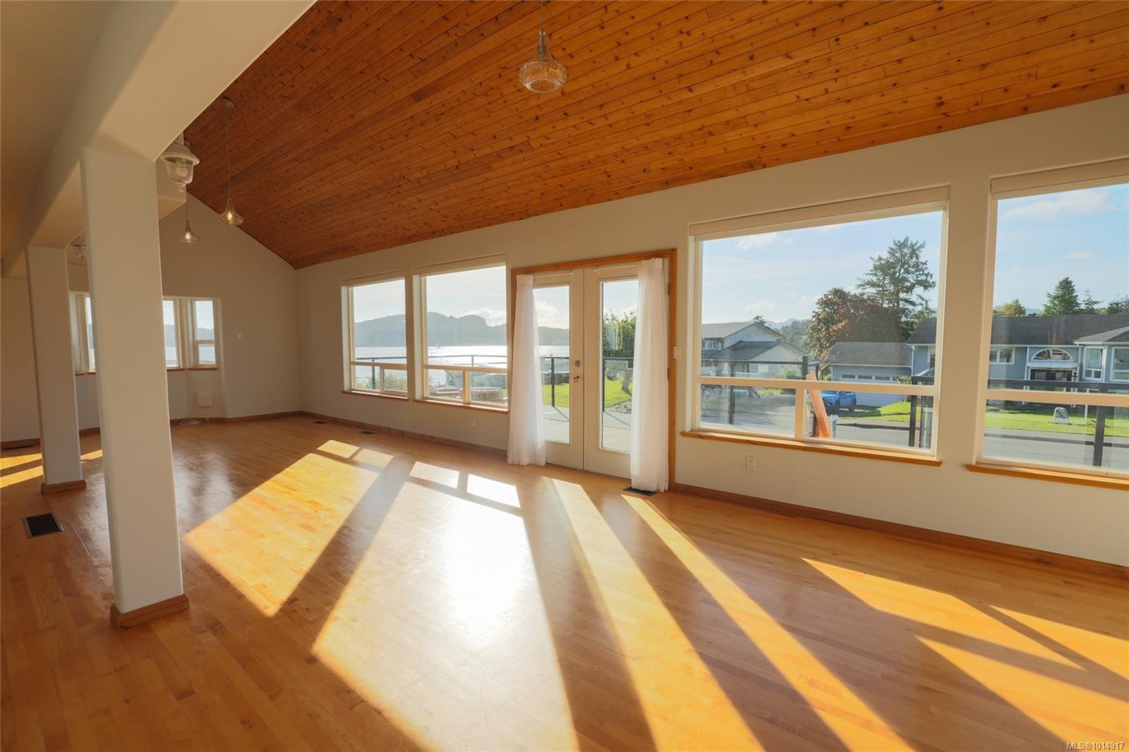 8730 Seaview Dr, Port Hardy, BC