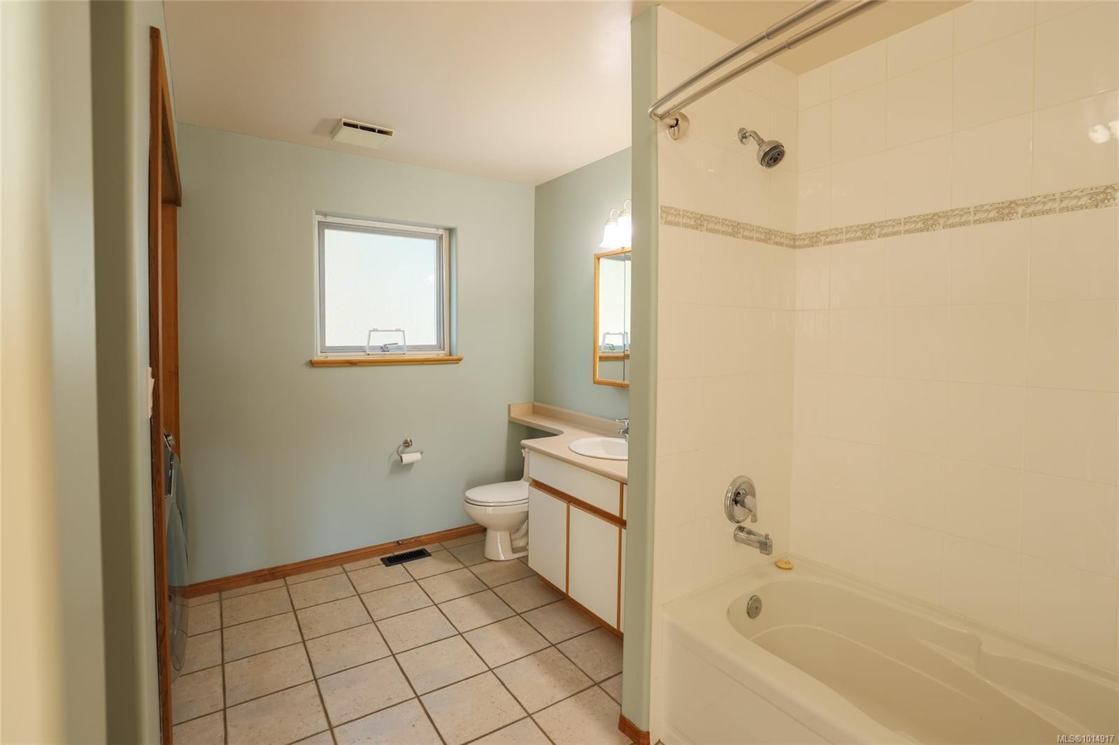 8730 Seaview Dr, Port Hardy, BC