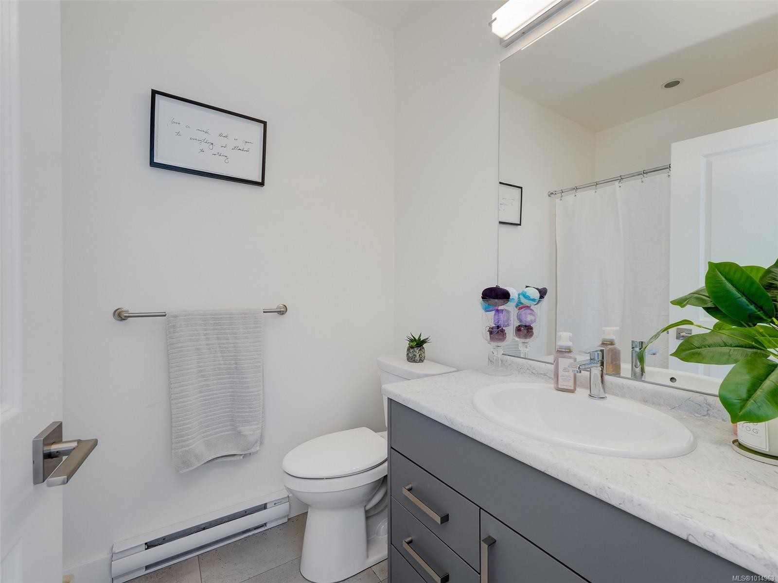 2311 Hudson Terr, Sooke, BC - Indoor Photo Showing Bathroom