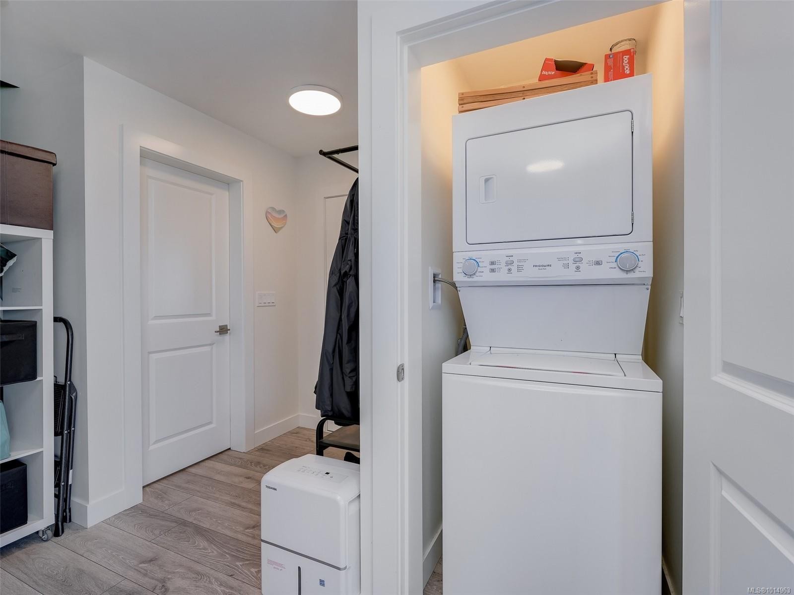 2311 Hudson Terr, Sooke, BC - Indoor Photo Showing Laundry Room