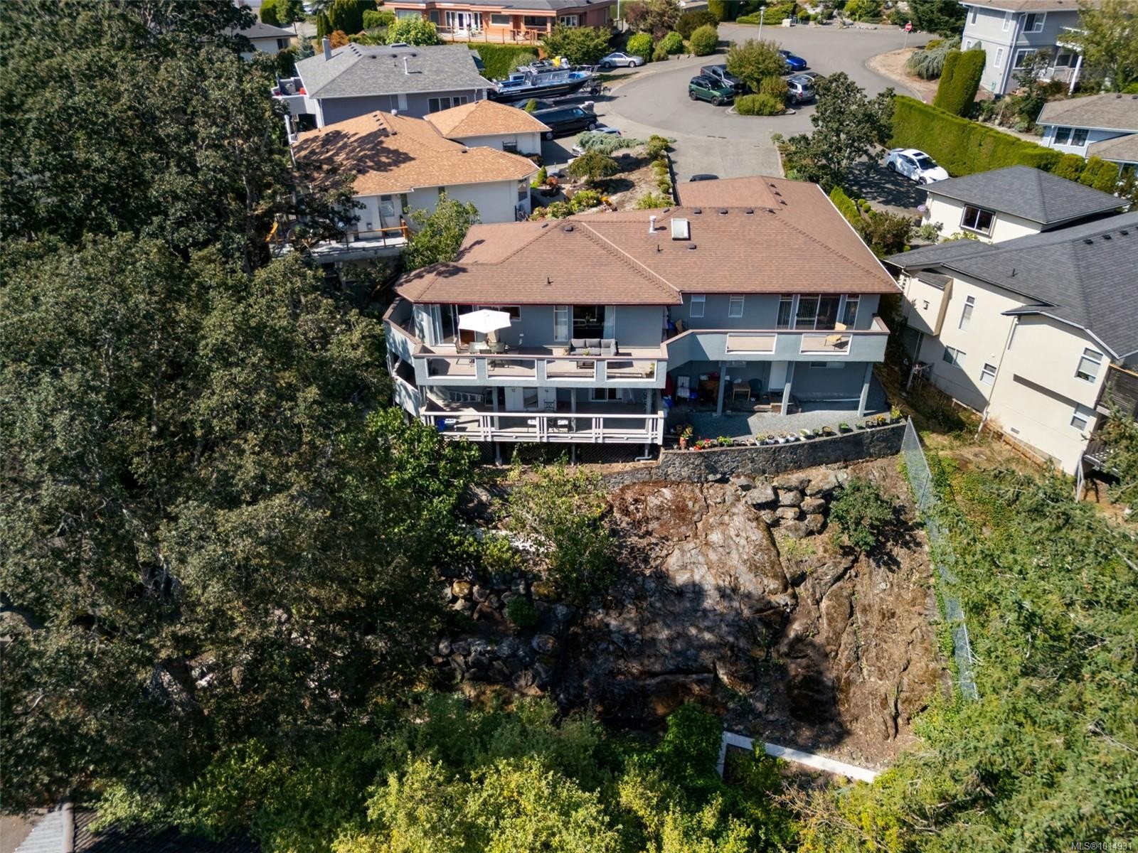899 Currandale Crt, Saanich, BC