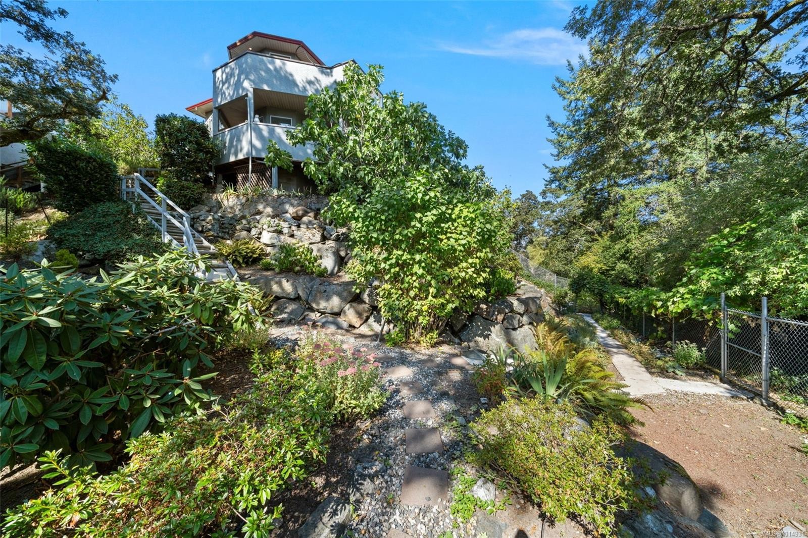 899 Currandale Crt, Saanich, BC