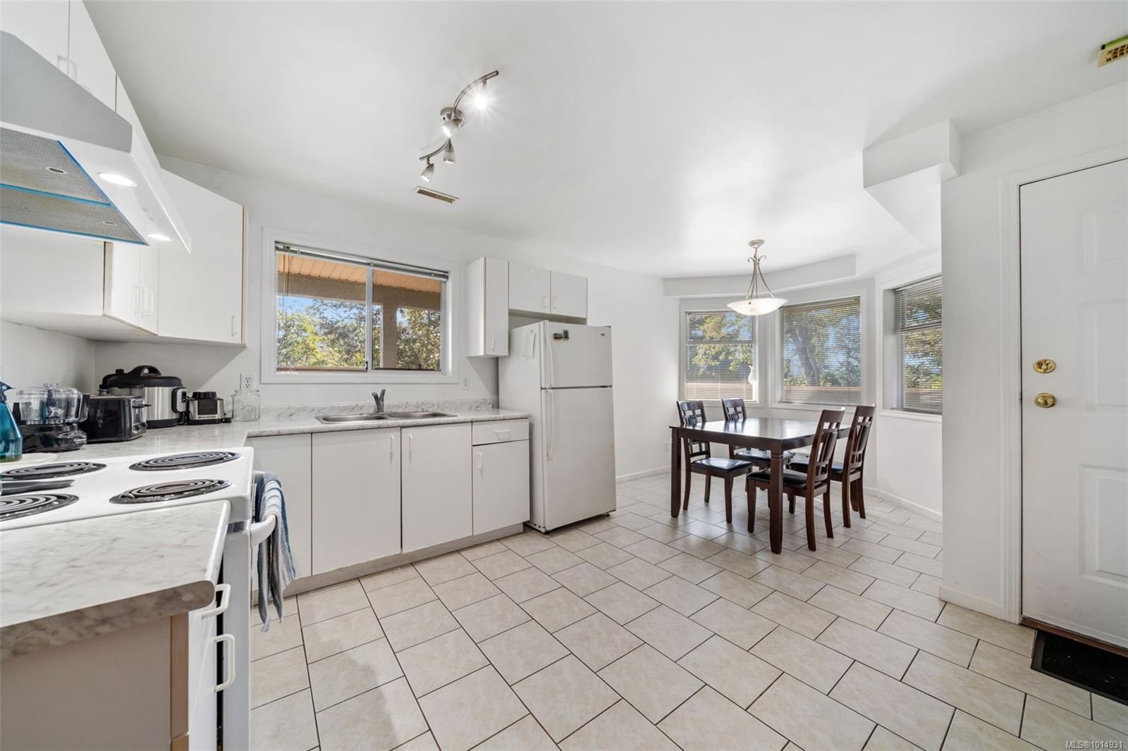 899 Currandale Crt, Saanich, BC