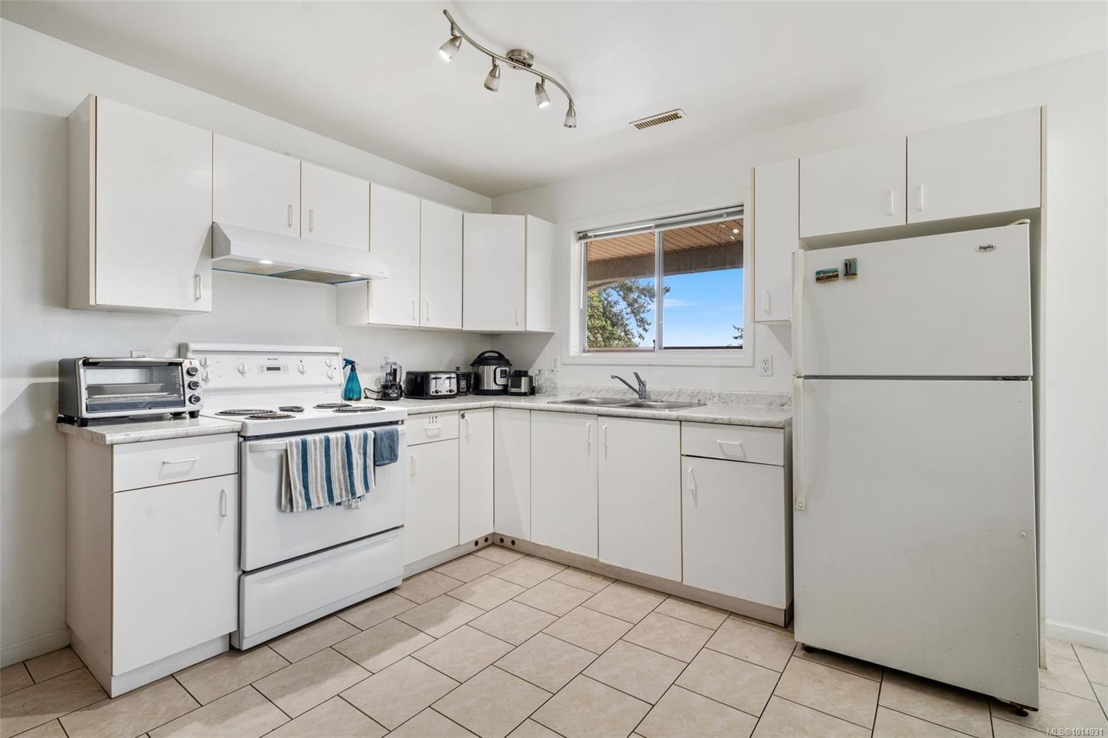 899 Currandale Crt, Saanich, BC