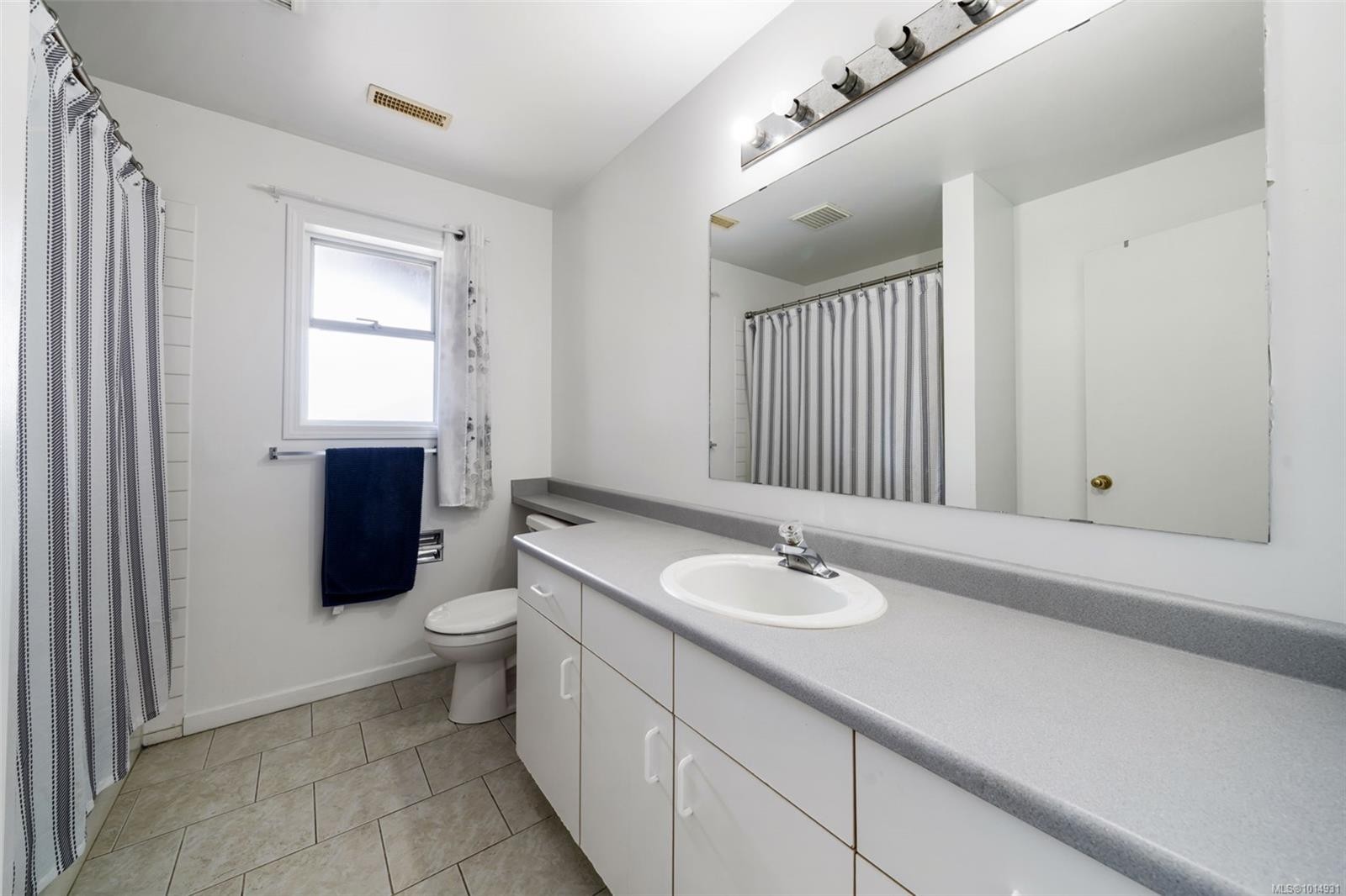 899 Currandale Crt, Saanich, BC