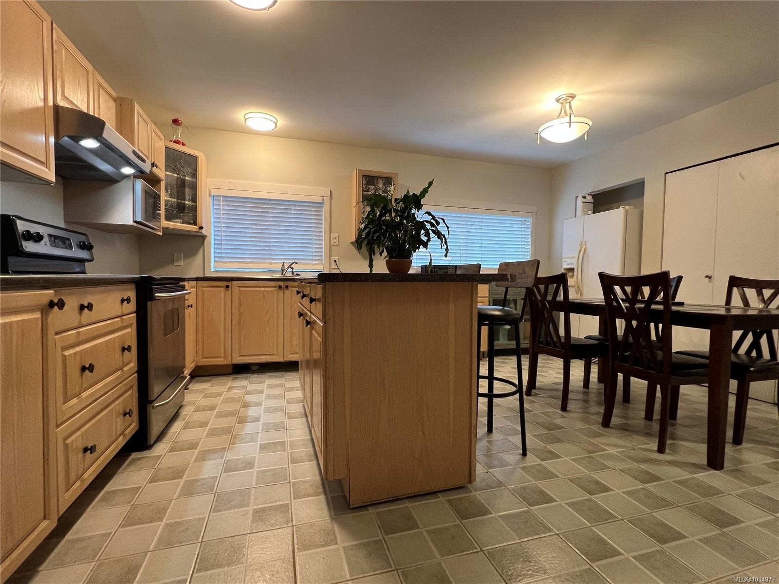 2262 Grafton Ave, Coombs, BC