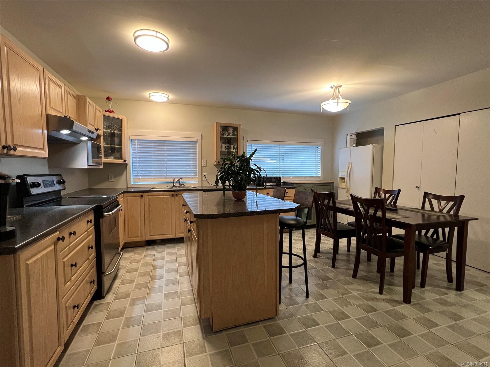 2262 Grafton Ave, Coombs, BC