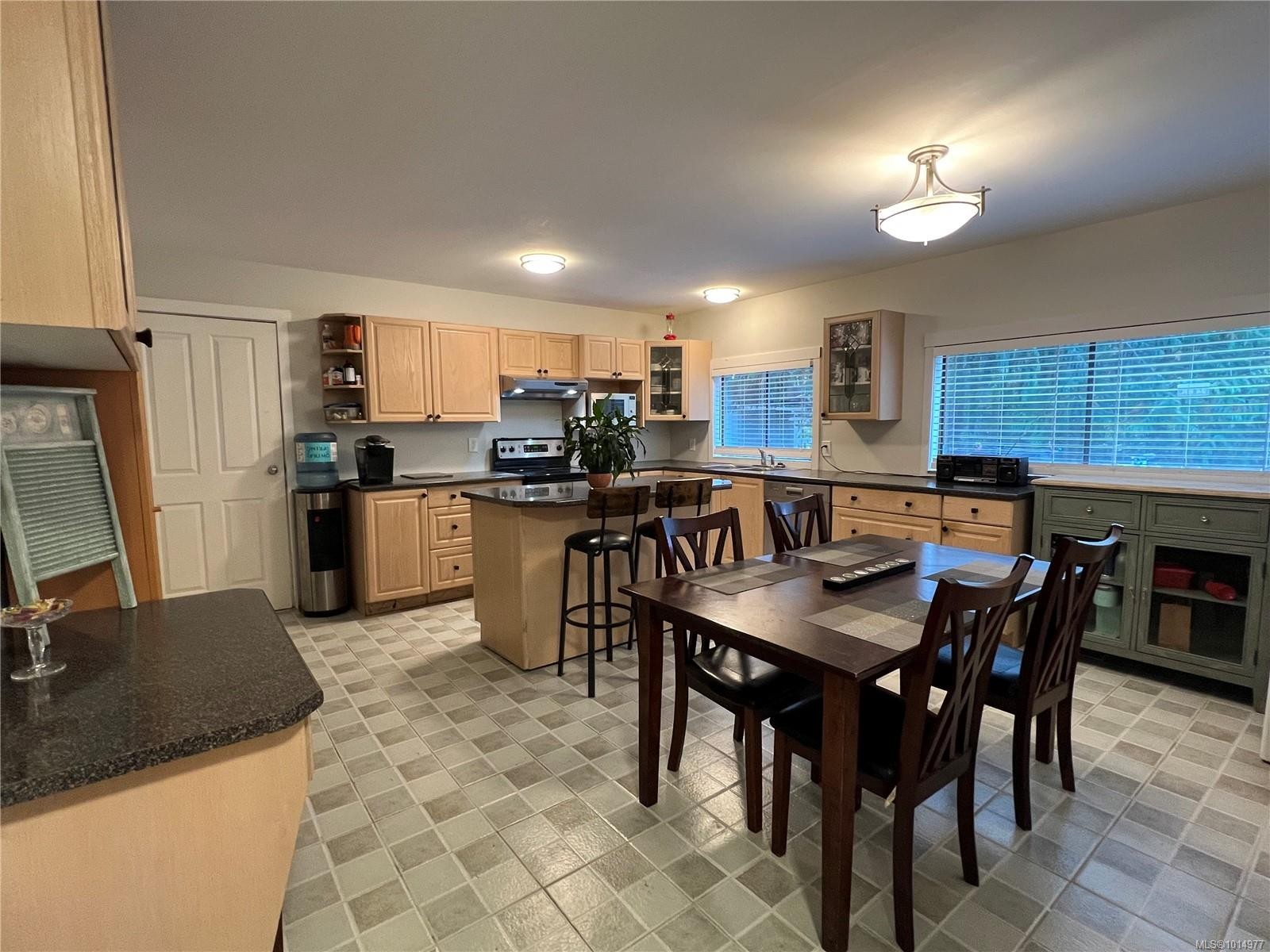 2262 Grafton Ave, Coombs, BC