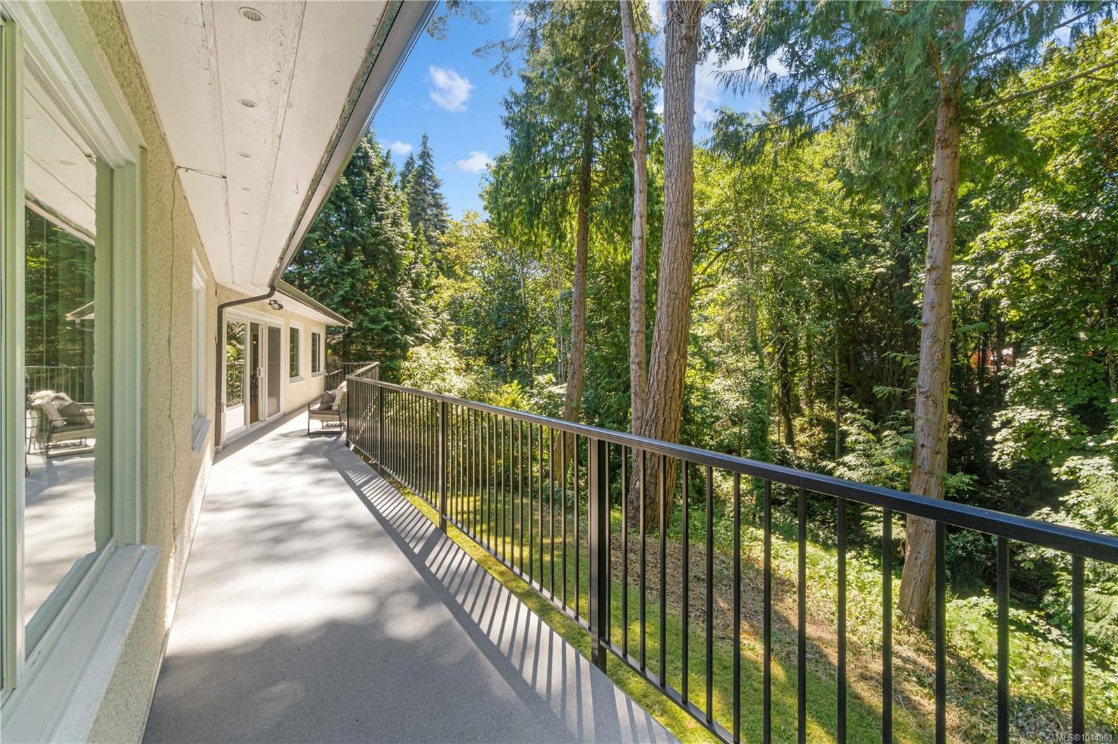 3365 Departure Bay Rd, Nanaimo, BC