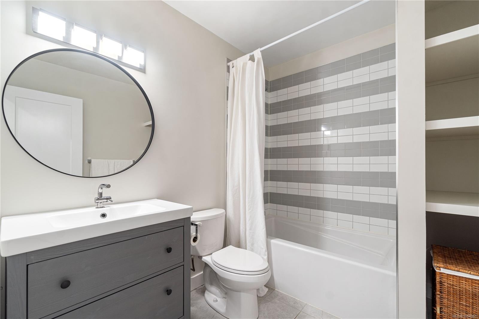 3365 Departure Bay Rd, Nanaimo, BC