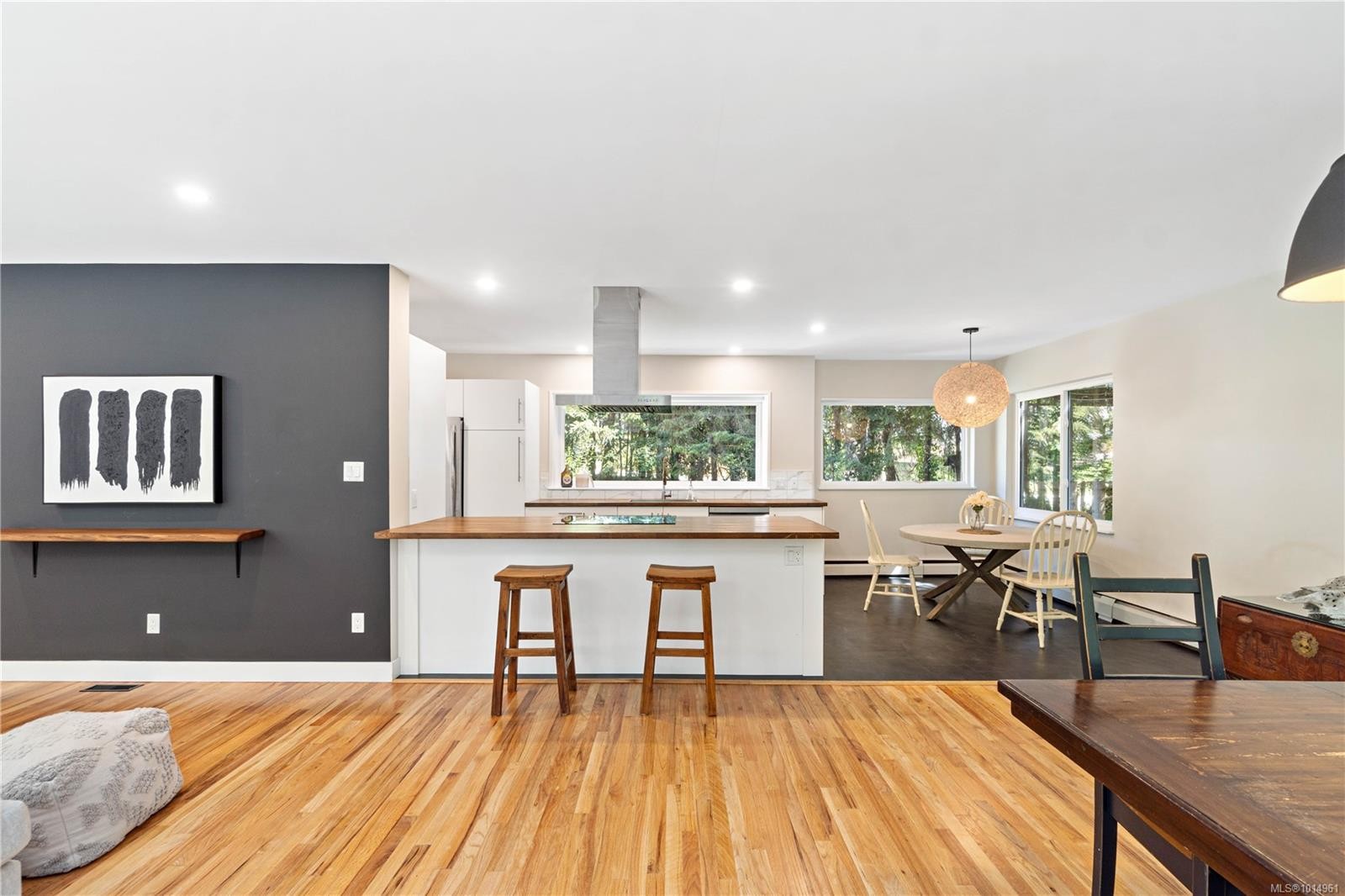 3365 Departure Bay Rd, Nanaimo, BC