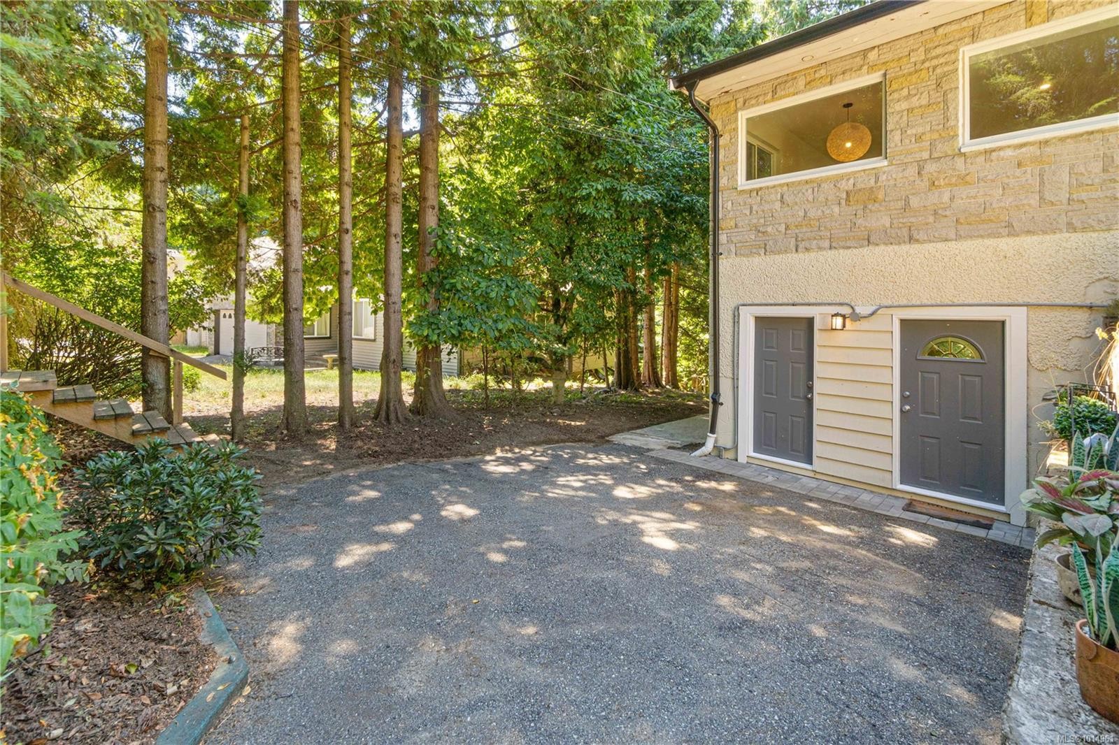 3365 Departure Bay Rd, Nanaimo, BC