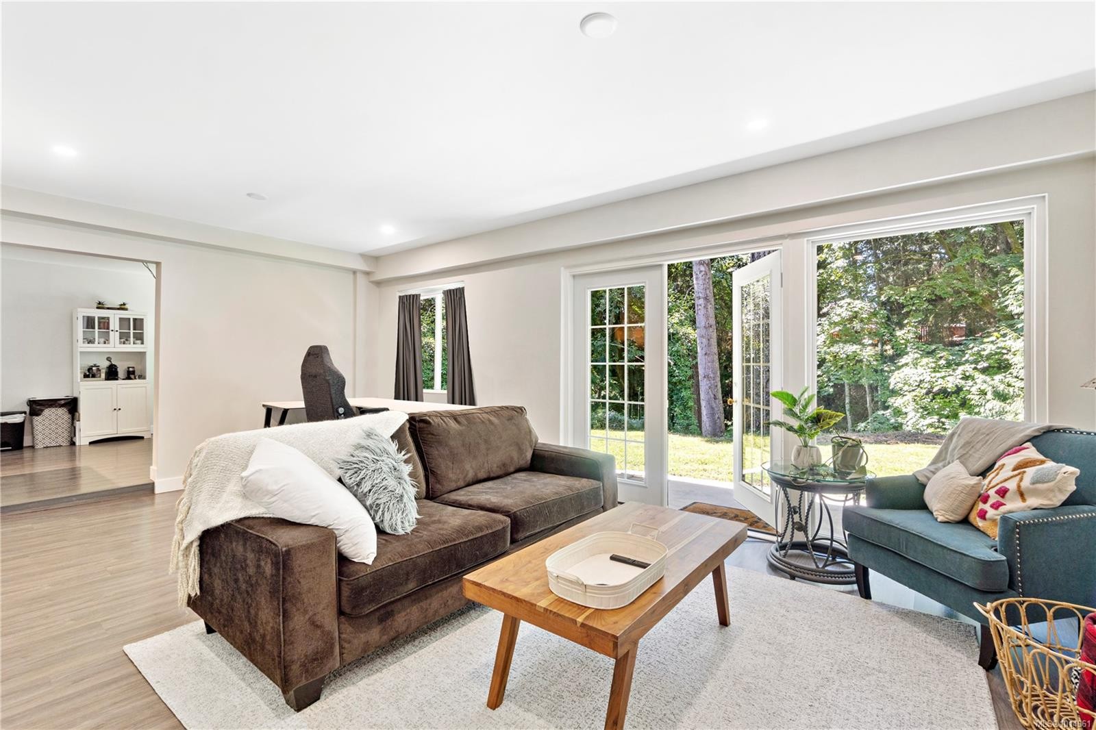 3365 Departure Bay Rd, Nanaimo, BC