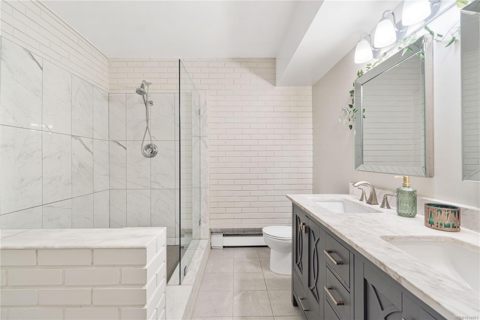 3365 Departure Bay Rd, Nanaimo, BC