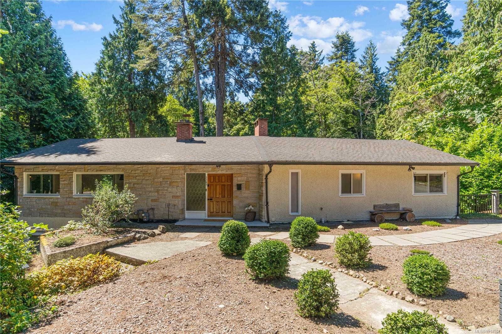 3365 Departure Bay Rd, Nanaimo, BC