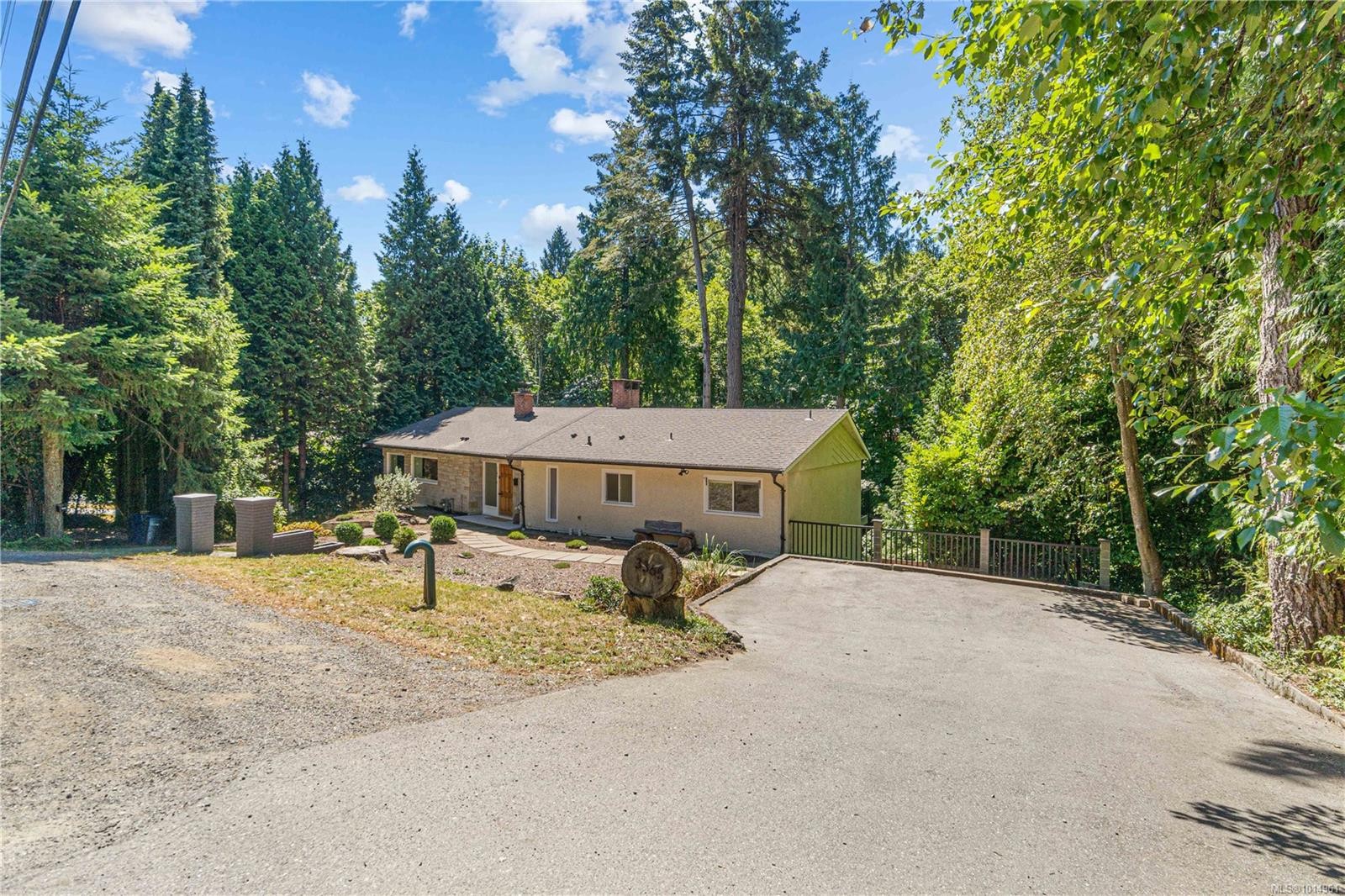 3365 Departure Bay Rd, Nanaimo, BC