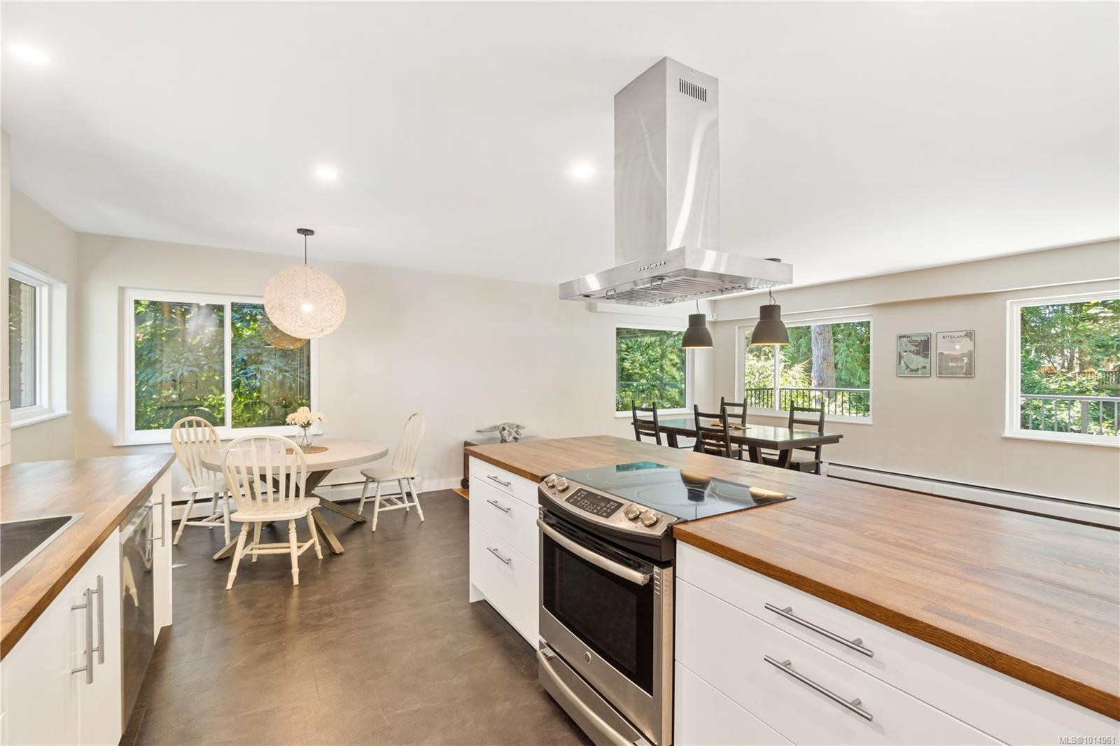 3365 Departure Bay Rd, Nanaimo, BC