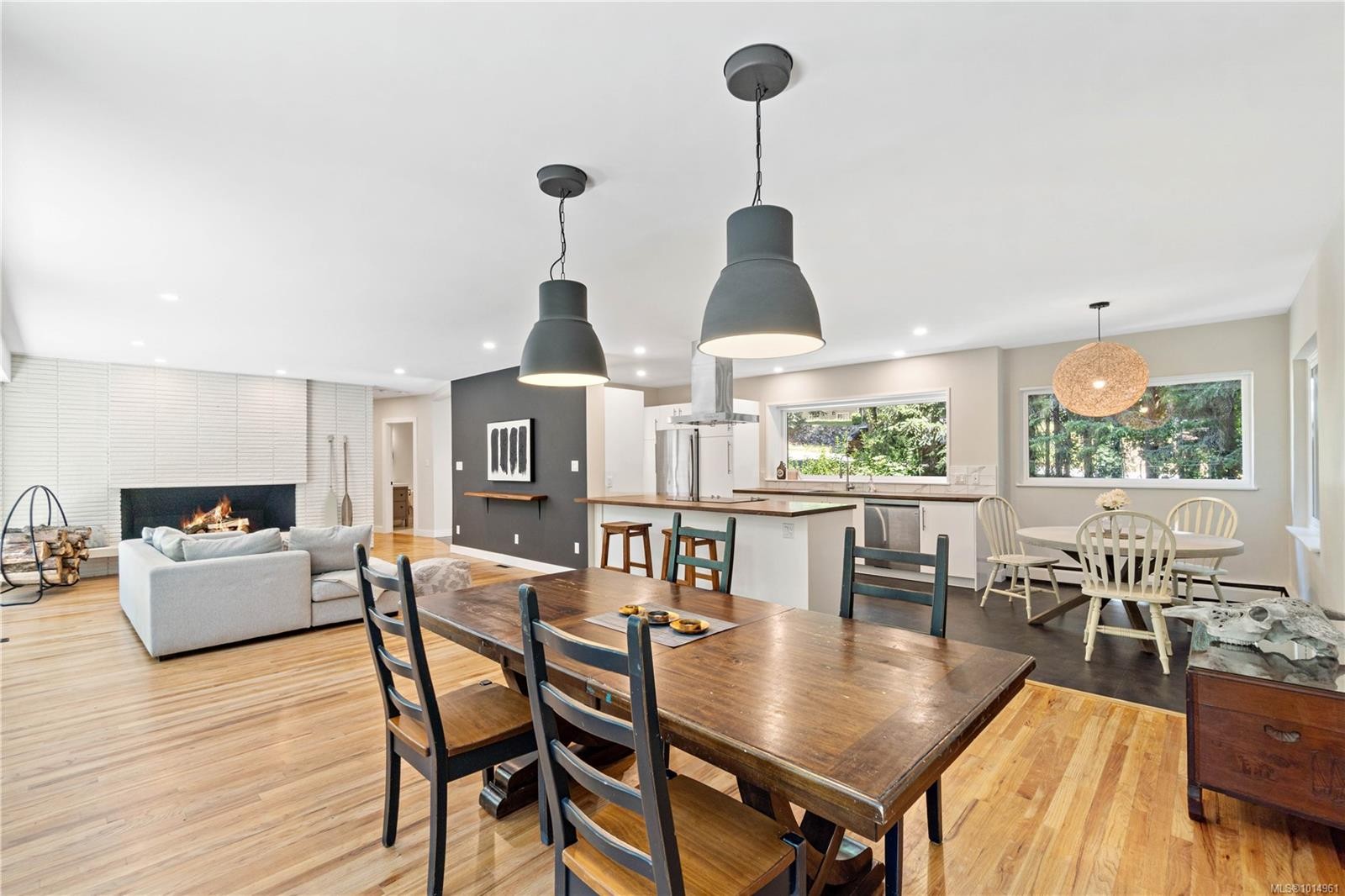 3365 Departure Bay Rd, Nanaimo, BC