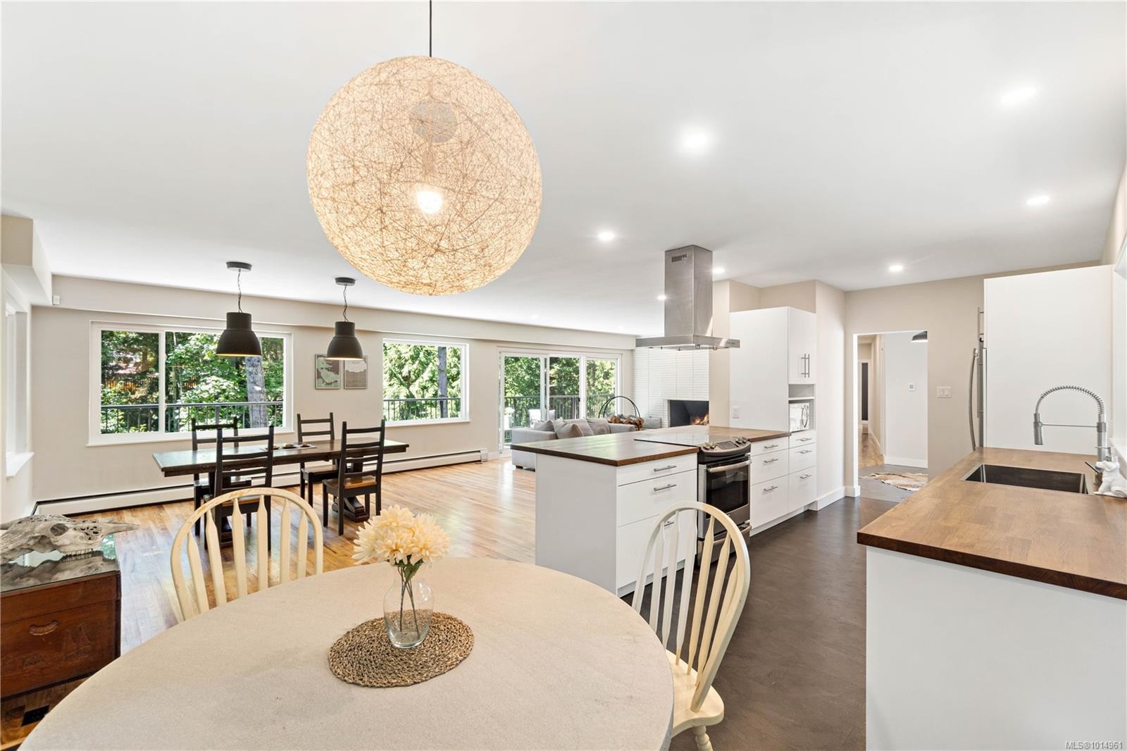 3365 Departure Bay Rd, Nanaimo, BC