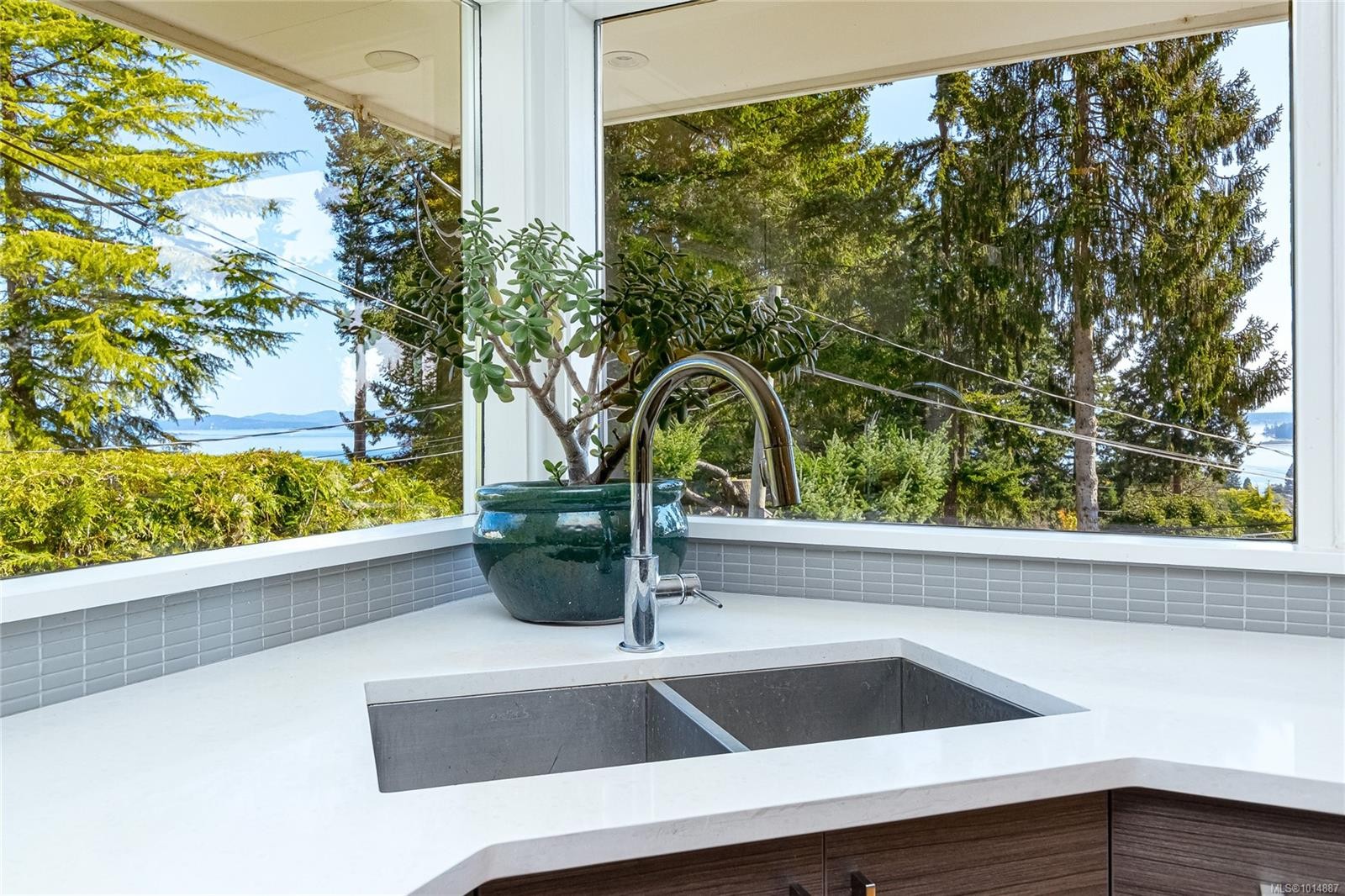 8650 Emard Terr, North Saanich, BC