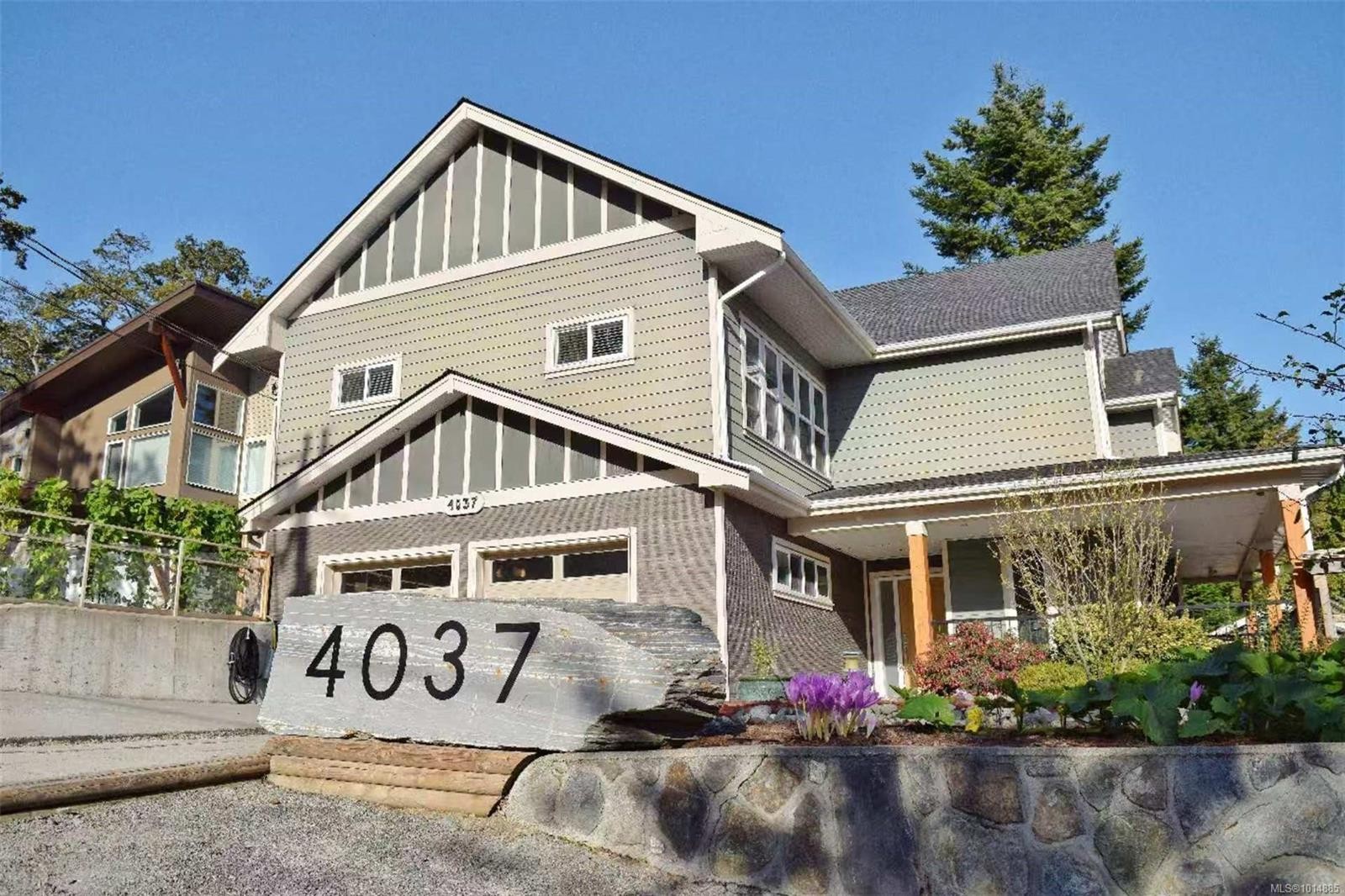 4037 Nelthorpe St, Saanich, BC