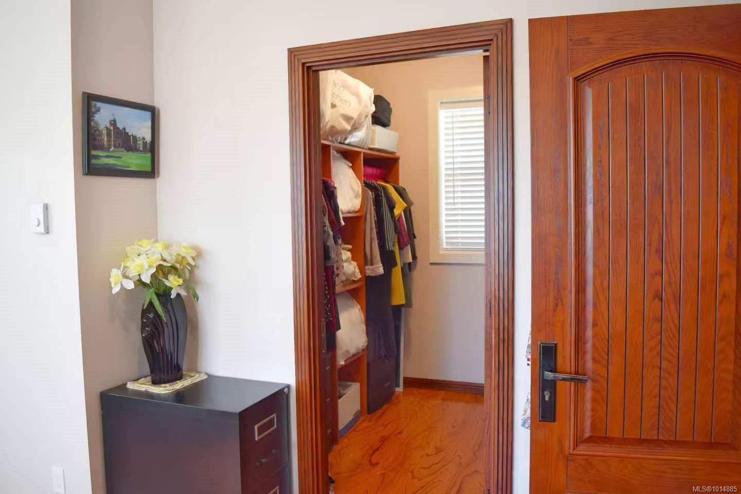 4037 Nelthorpe St, Saanich, BC