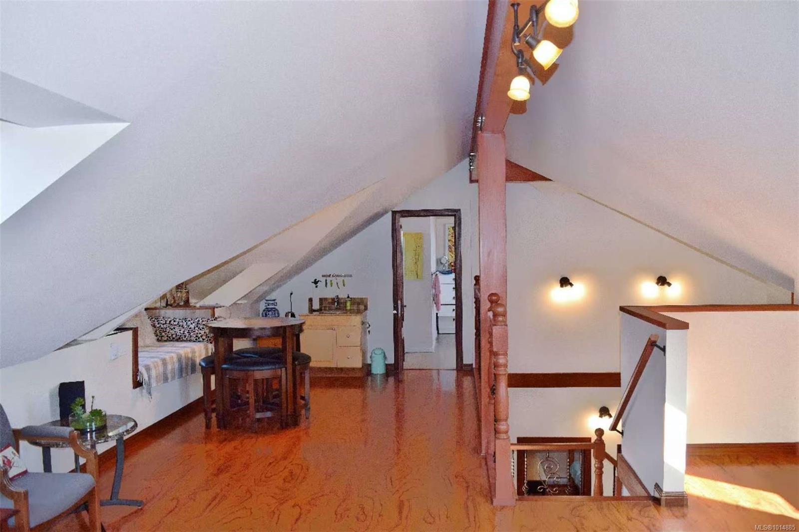 4037 Nelthorpe St, Saanich, BC