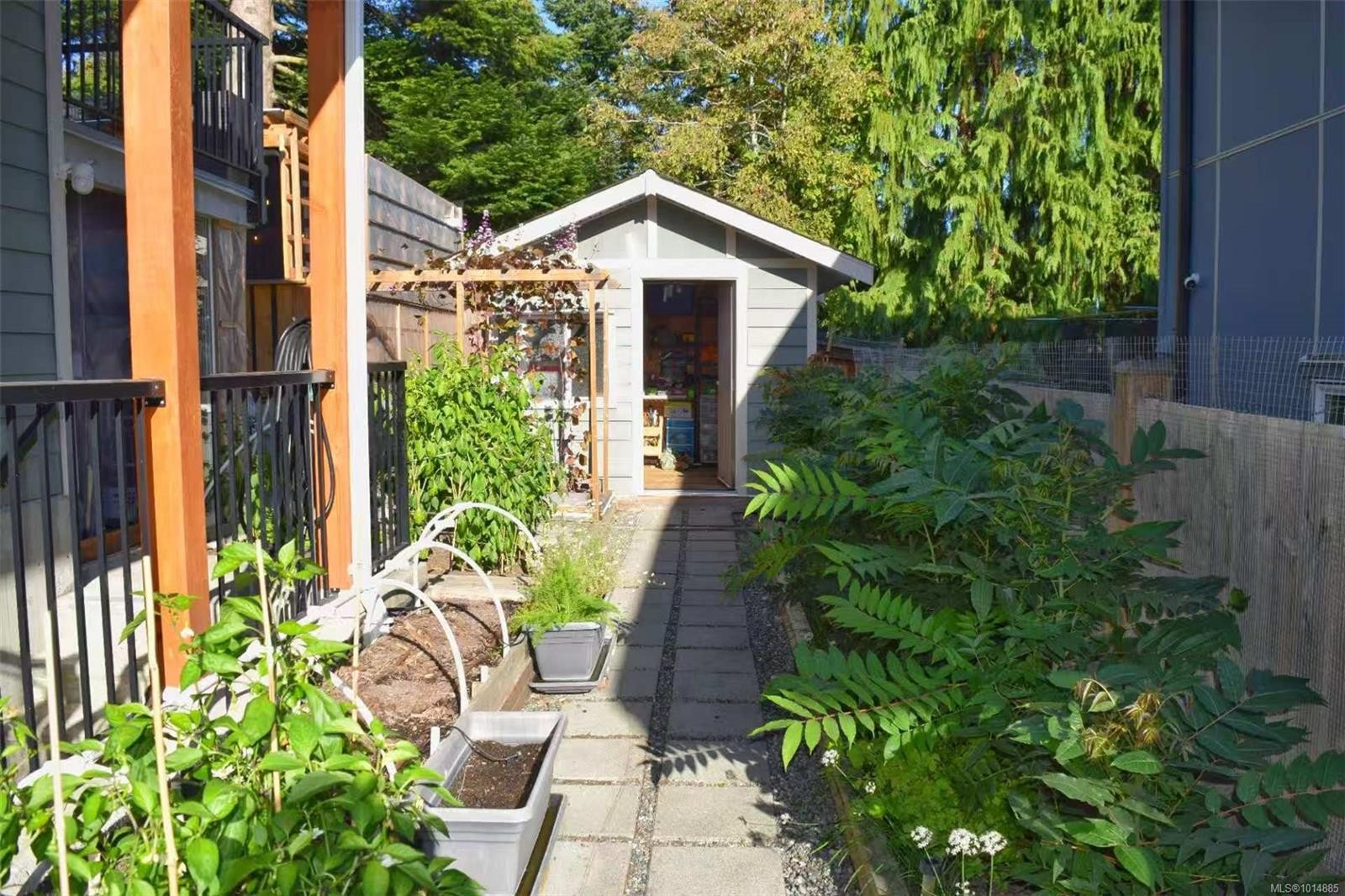 4037 Nelthorpe St, Saanich, BC