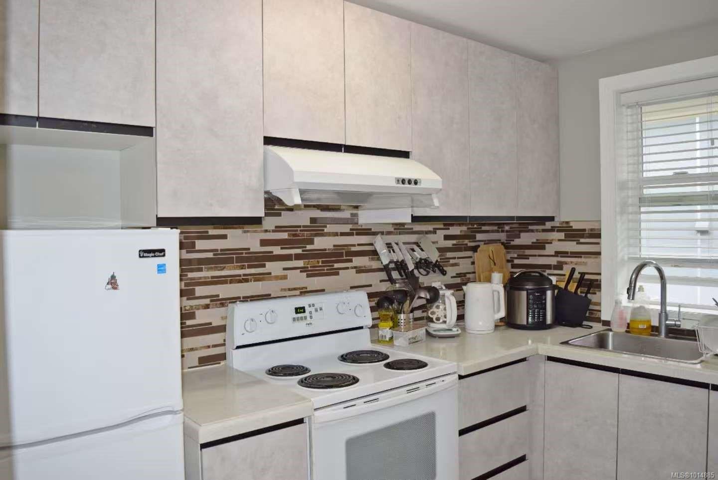 4037 Nelthorpe St, Saanich, BC