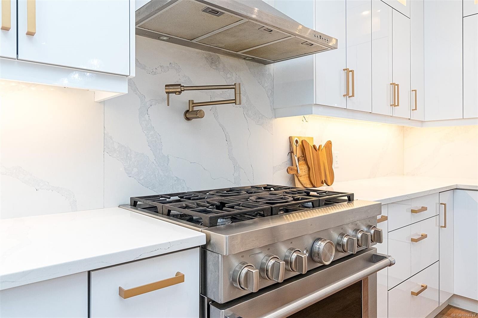 2555 Sinclair Rd, Saanich, BC