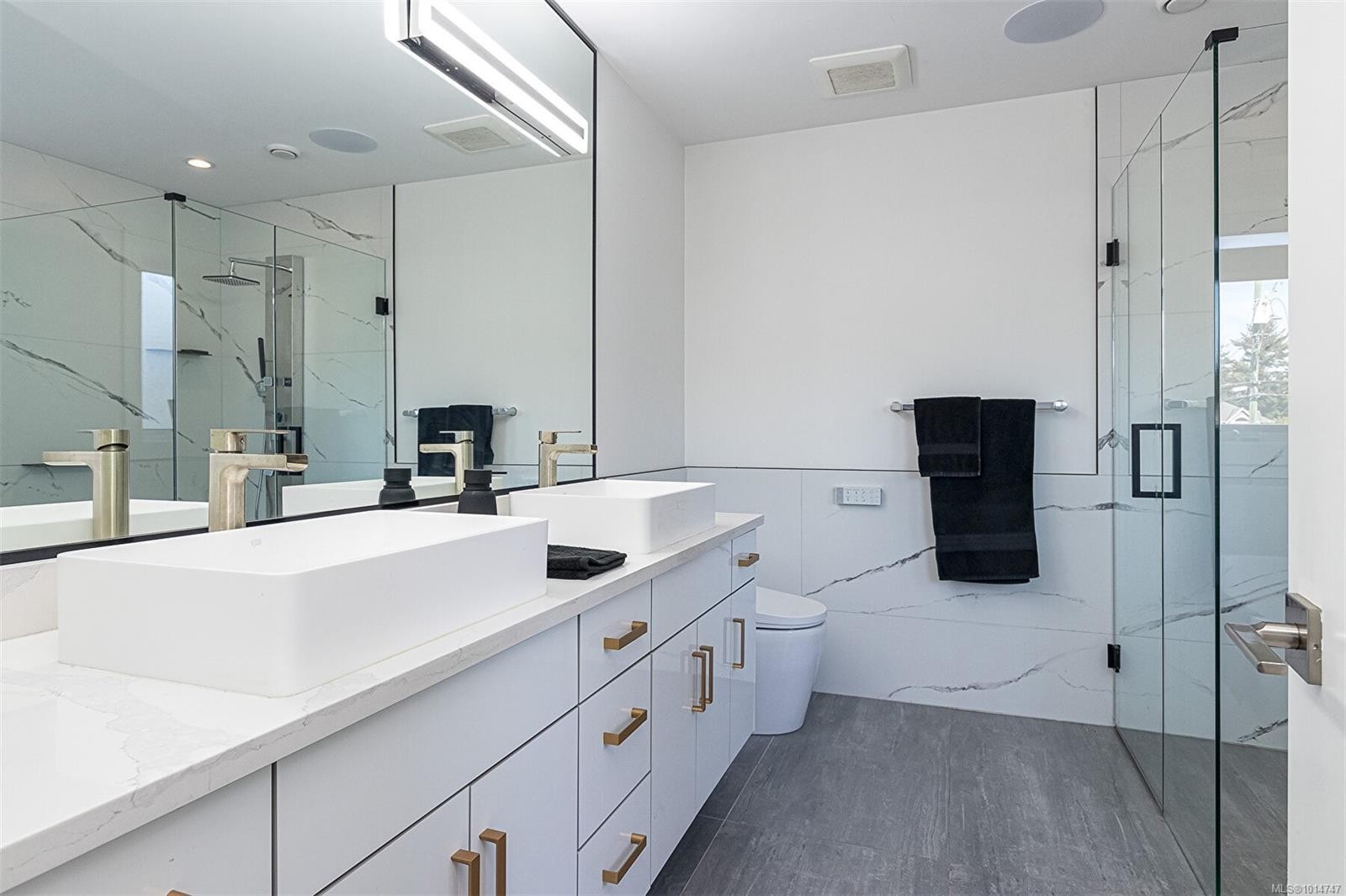 2555 Sinclair Rd, Saanich, BC