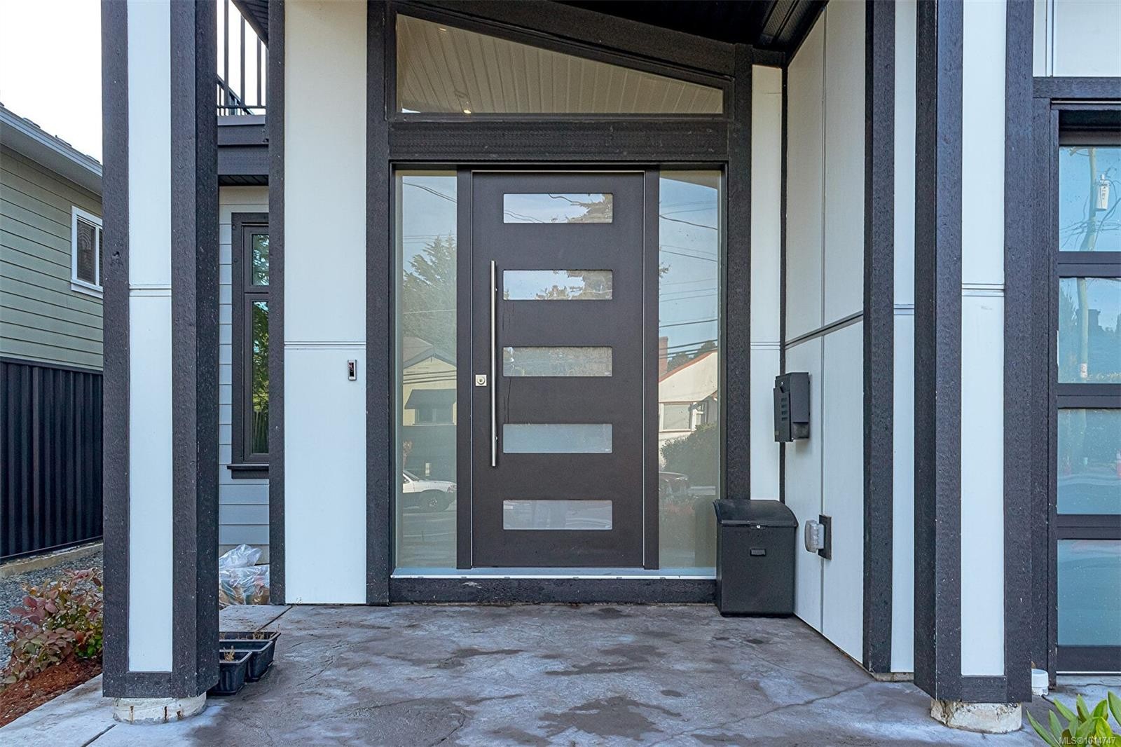 2555 Sinclair Rd, Saanich, BC