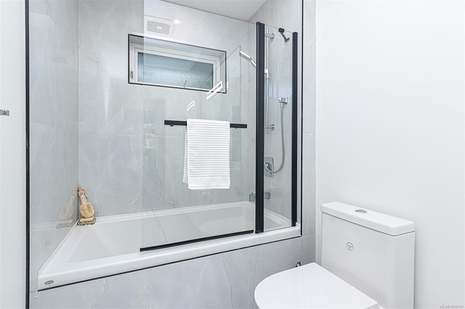 2555 Sinclair Rd, Saanich, BC