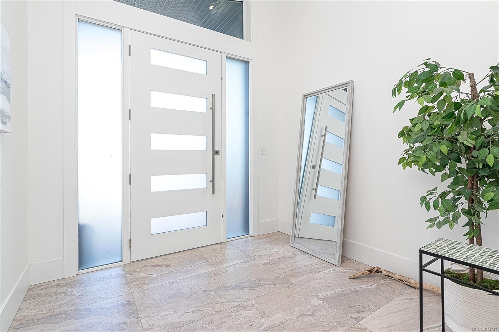 2555 Sinclair Rd, Saanich, BC