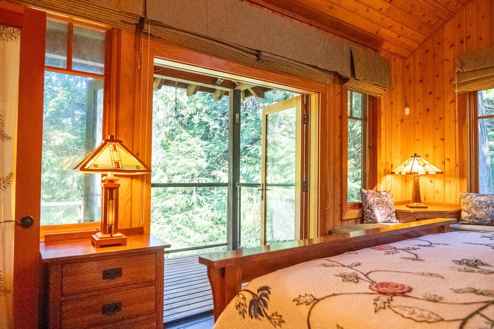 8807 Ainslie Point Rd, Pender Island, BC