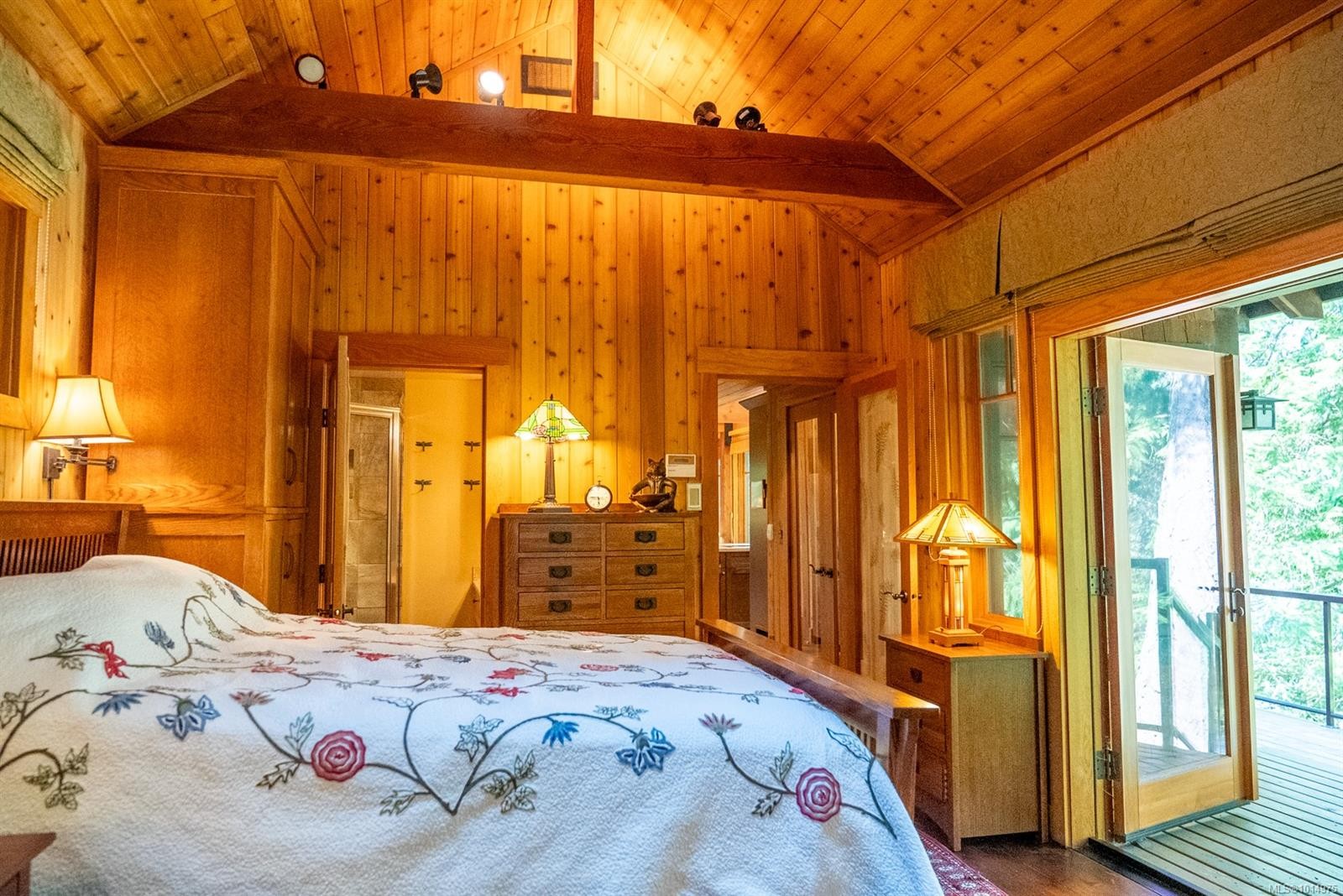 8807 Ainslie Point Rd, Pender Island, BC