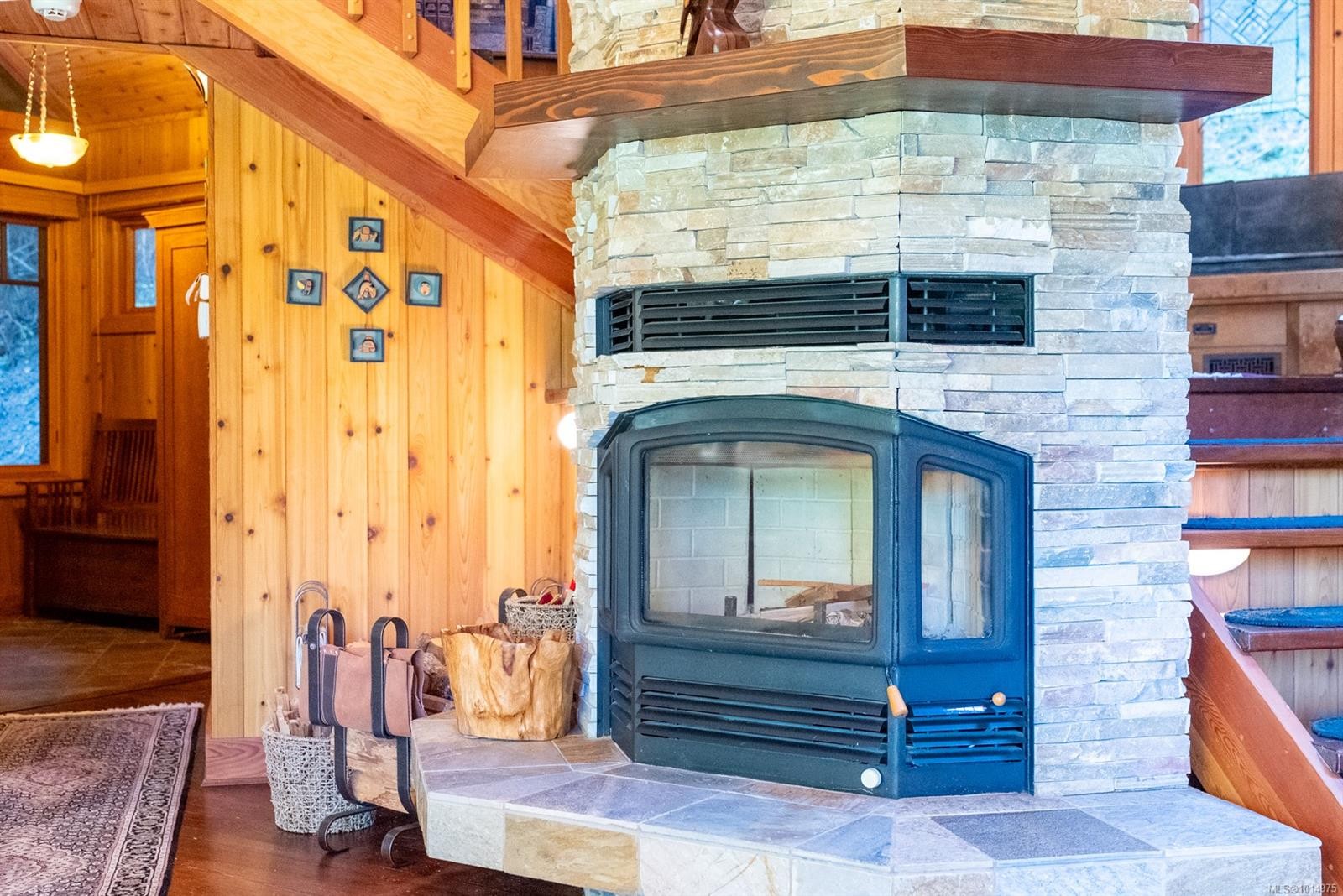 8807 Ainslie Point Rd, Pender Island, BC