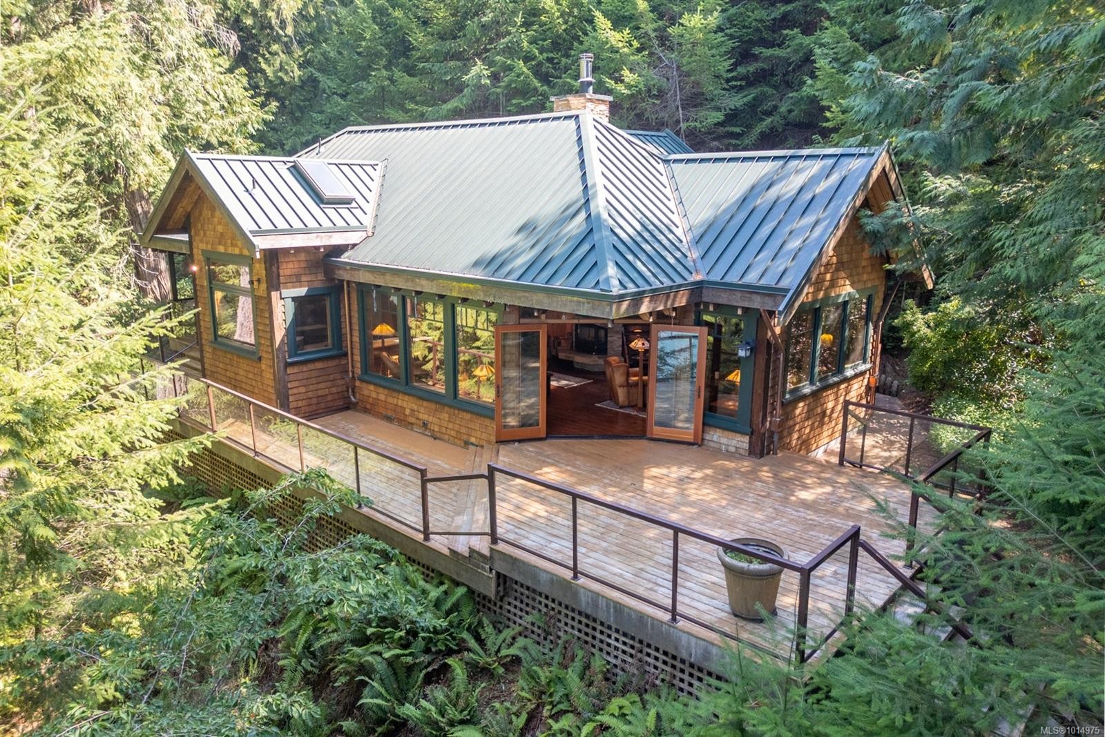 8807 Ainslie Point Rd, Pender Island, BC