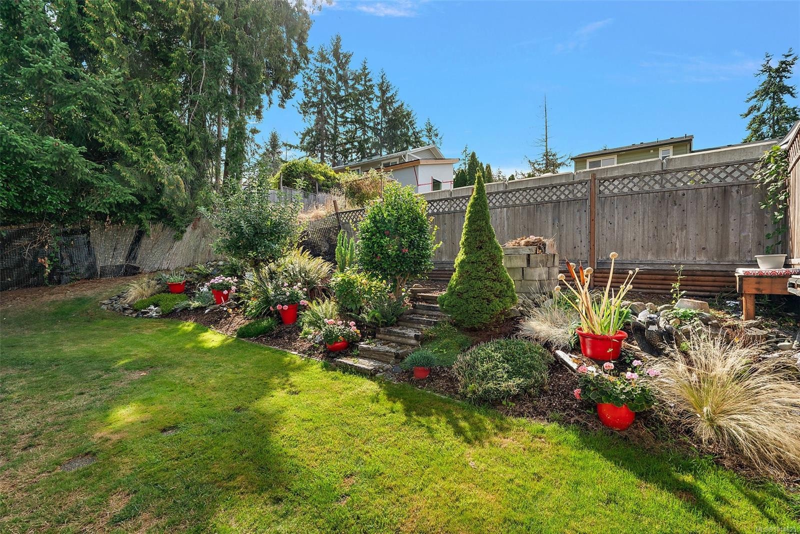 6877 Philip Rd, Lantzville, BC