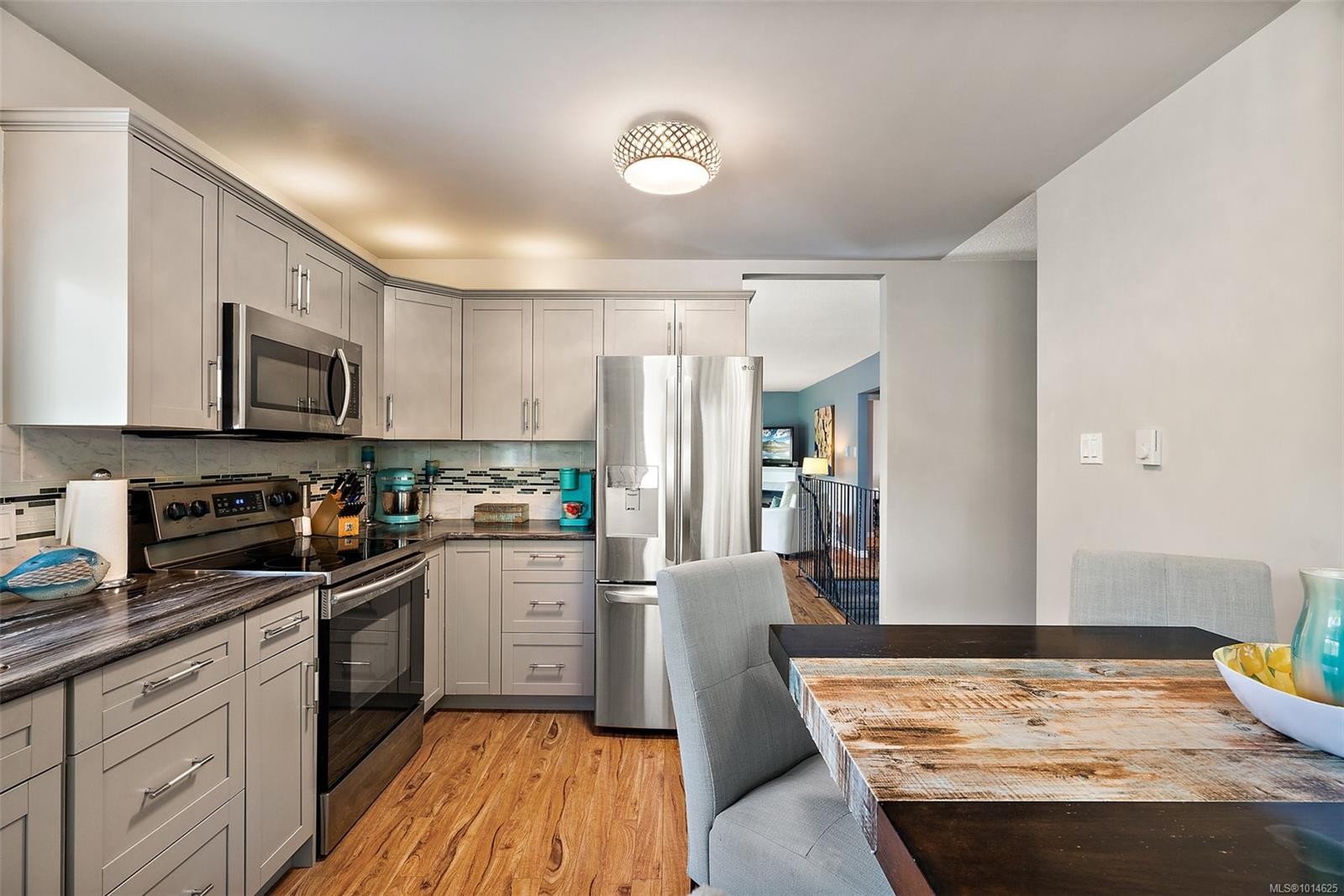 6877 Philip Rd, Lantzville, BC