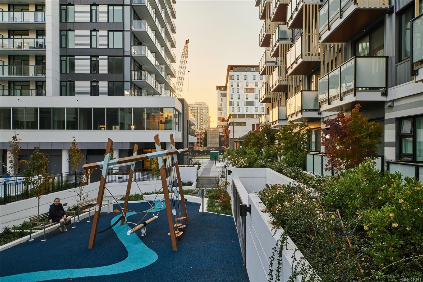 116-1115 Johnson St, Victoria, BC - Outdoor