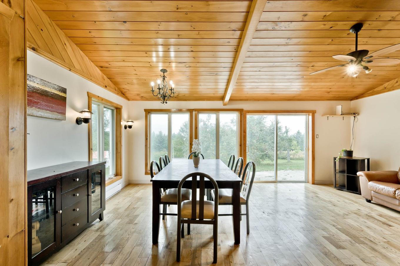Dining room - 1000 10E Rang, Saint-Herménégilde, QC - Indoor Photo Showing Dining Room